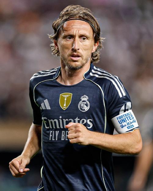 3-2！石川祐希9分+二连胜 詹内利绝杀 尼科洛夫21分难救主