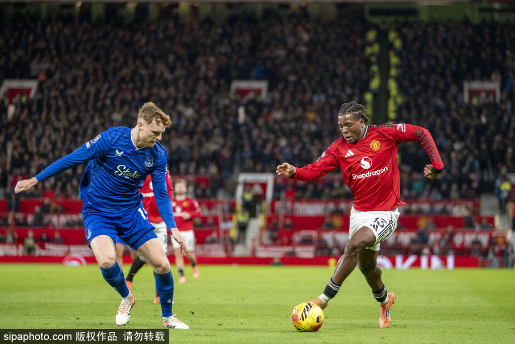 荷兰客战波兰：范戴克、廷贝尔、加克波首发，莱万出战